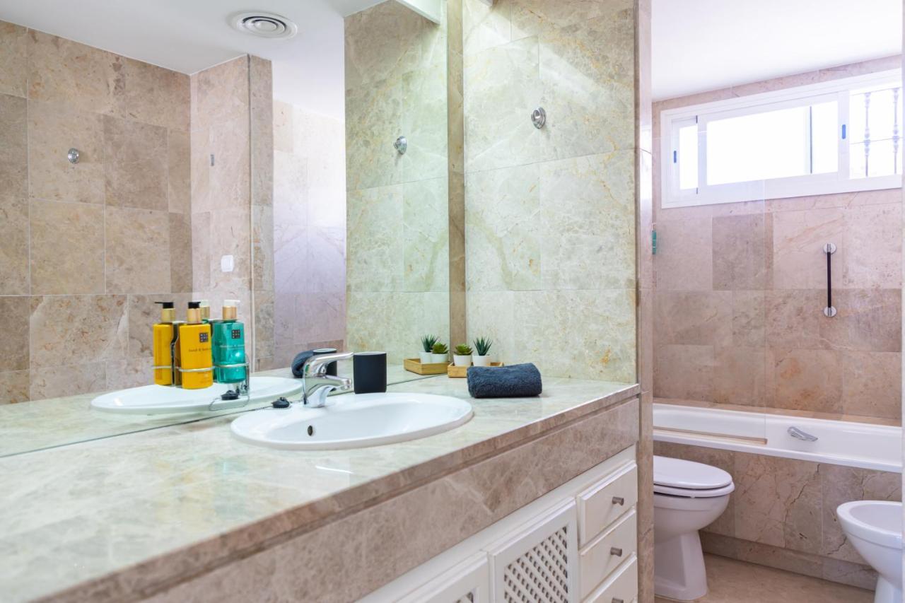 COVD 19 FREE- TOTAL PURIFIED - Chic House Marbella - 3 mm to Puerto Banús&Beach - Golden Mile - Direct access to Pool&Tropical Garden Exterior foto
